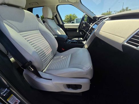 Used 2023 Land Rover Discovery S AWD/4WD image 10