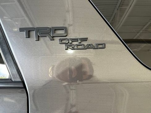 Used 2019 Toyota 4Runner TRD Off-Road AWD/4WD image 7