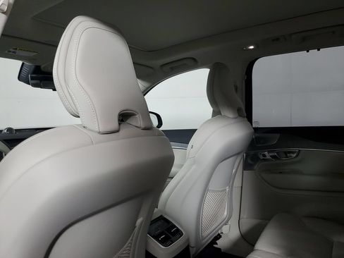 Used 2025 Volvo XC90 T8 Ultra w/ Lounge Package AWD/4WD image 16