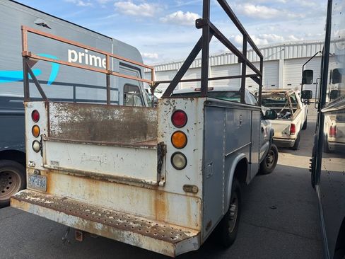 Used 2003 Chevrolet Silverado 2500 2WD Regular Cab image 6