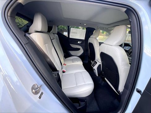 New 2026 Volvo XC40 B5 Ultra w/ Climate Package AWD/4WD image 27