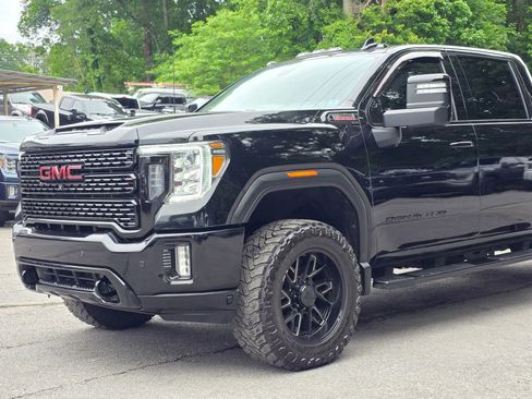 Used 2023 GMC Sierra 2500 Denali w/ Technology Package AWD/4WD image 2