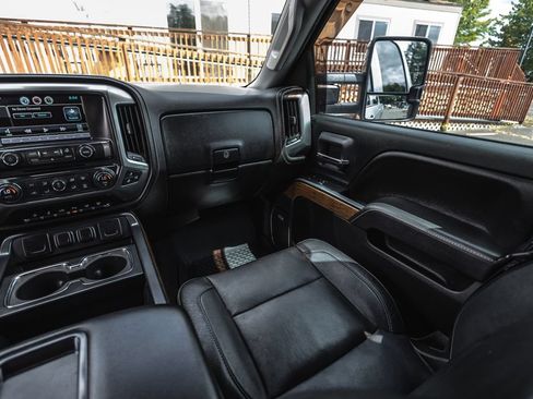 Used 2015 Chevrolet Silverado 2500 LTZ w/ Duramax Plus Package AWD/4WD image 27