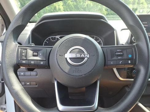 Used 2024 Nissan Rogue SV AWD/4WD image 18