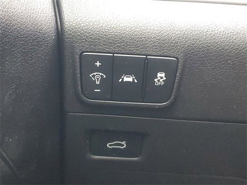 Used 2023 Kia K5 GT-Line image 18