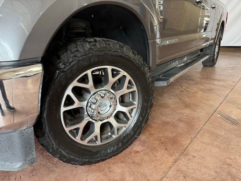 Used 2021 Ford F250 Lariat w/ Lariat Ultimate Package AWD/4WD image 19