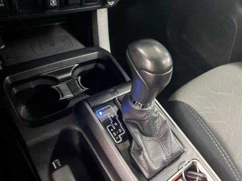 Used 2021 Toyota Tacoma TRD Off-Road AWD/4WD image 17