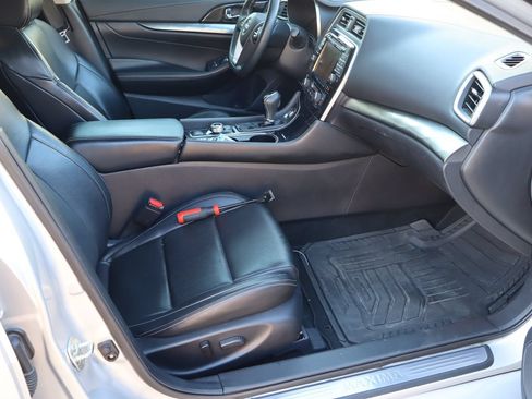 Used 2020 Nissan Maxima 3.5 SV w/ Floor Mat Group FWD image 16
