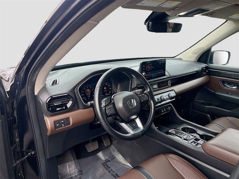 Used 2025 Honda Pilot Elite image 9