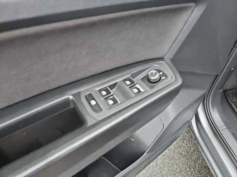 Used 2018 Volkswagen Atlas S FWD image 19