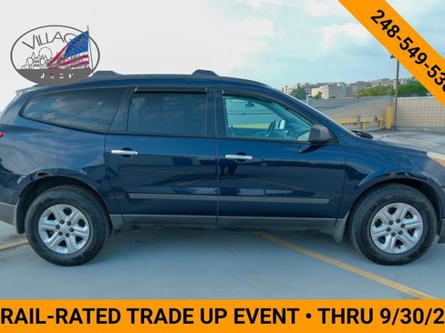Used 2012 Chevrolet Traverse LS FWD image 2