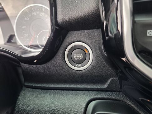 Used 2022 RAM 1500 Big Horn AWD/4WD image 30