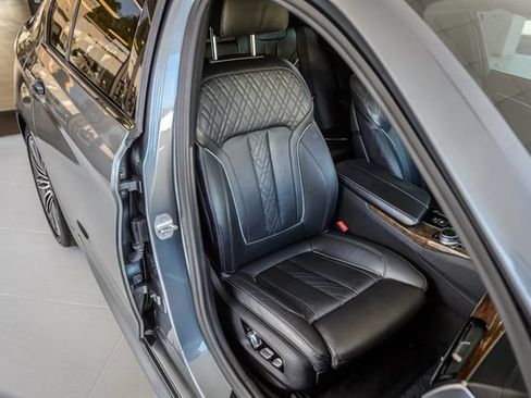 Used 2018 BMW 540i w/ M Sport Package RWD image 44