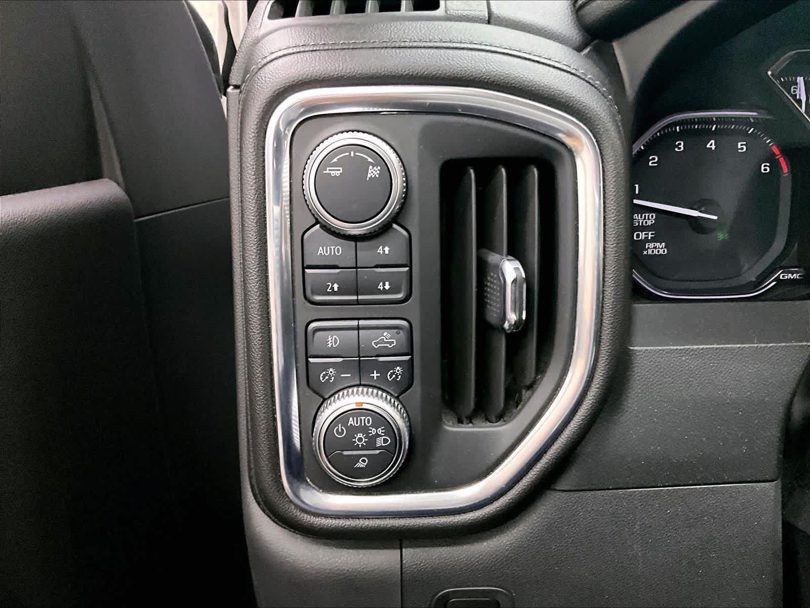 Used 2019 GMC Sierra 1500 SLT w/ SLT Premium Plus Package AWD/4WD image 34