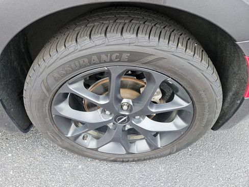 Used 2022 Chrysler Pacifica Limited w/ S Appearance Package FWD image 13