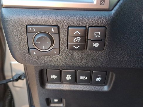 Used 2023 Lexus GX 460 Luxury w/ Sport Design Package AWD/4WD image 26