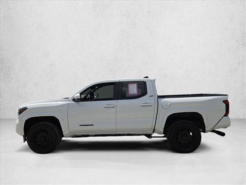 Used 2025 Toyota Tacoma SR5 RWD image 9