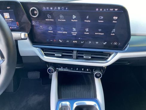 Used 2024 Chevrolet Equinox EV LT w/ Active Safety Package 3 AWD/4WD image 23
