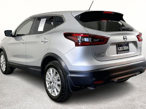 Used 2022 Nissan Rogue Sport S image 17