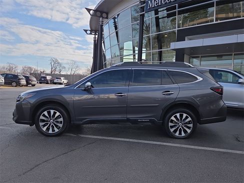 Used 2023 Subaru Outback Touring image 2