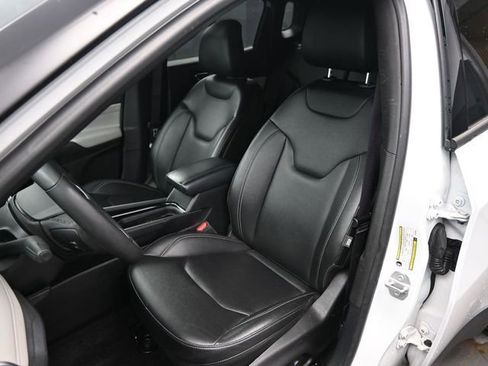 Used 2025 Jeep Compass Limited image 20