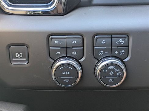 New 2026 GMC Sierra 3500 Denali w/ Denali Reserve Package image 24