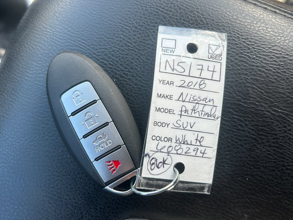 Used 2018 Nissan Pathfinder SV FWD image 40