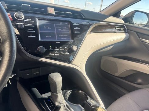 Used 2020 Toyota Camry LE image 15