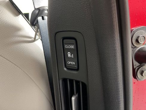 Certified 2025 Honda Odyssey Touring image 20