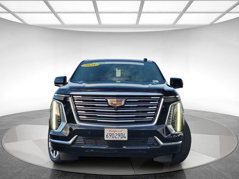 Used 2025 Cadillac Escalade ESV Premium Luxury Platinum image 2