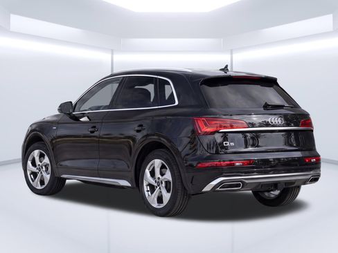 Used 2023 Audi Q5 2.0T Premium Plus w/ Premium Plus Package AWD/4WD image 3