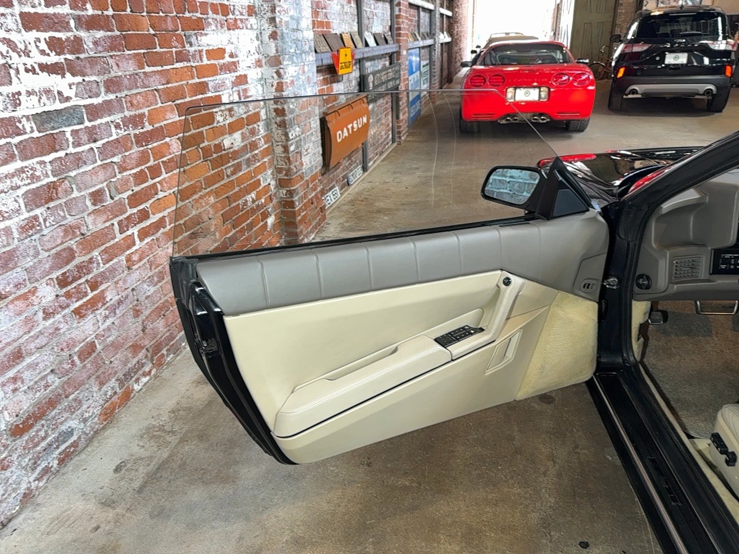 Used 1993 Cadillac Allante FWD image 15