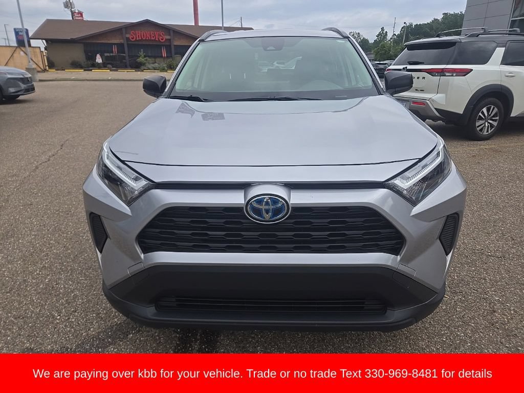 Used 2023 Toyota RAV4 LE AWD/4WD image 2
