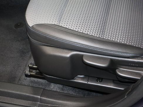 Used 2024 Chevrolet Trax LT image 23