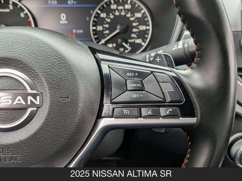 Used 2025 Nissan Altima 2.5 SR FWD image 18
