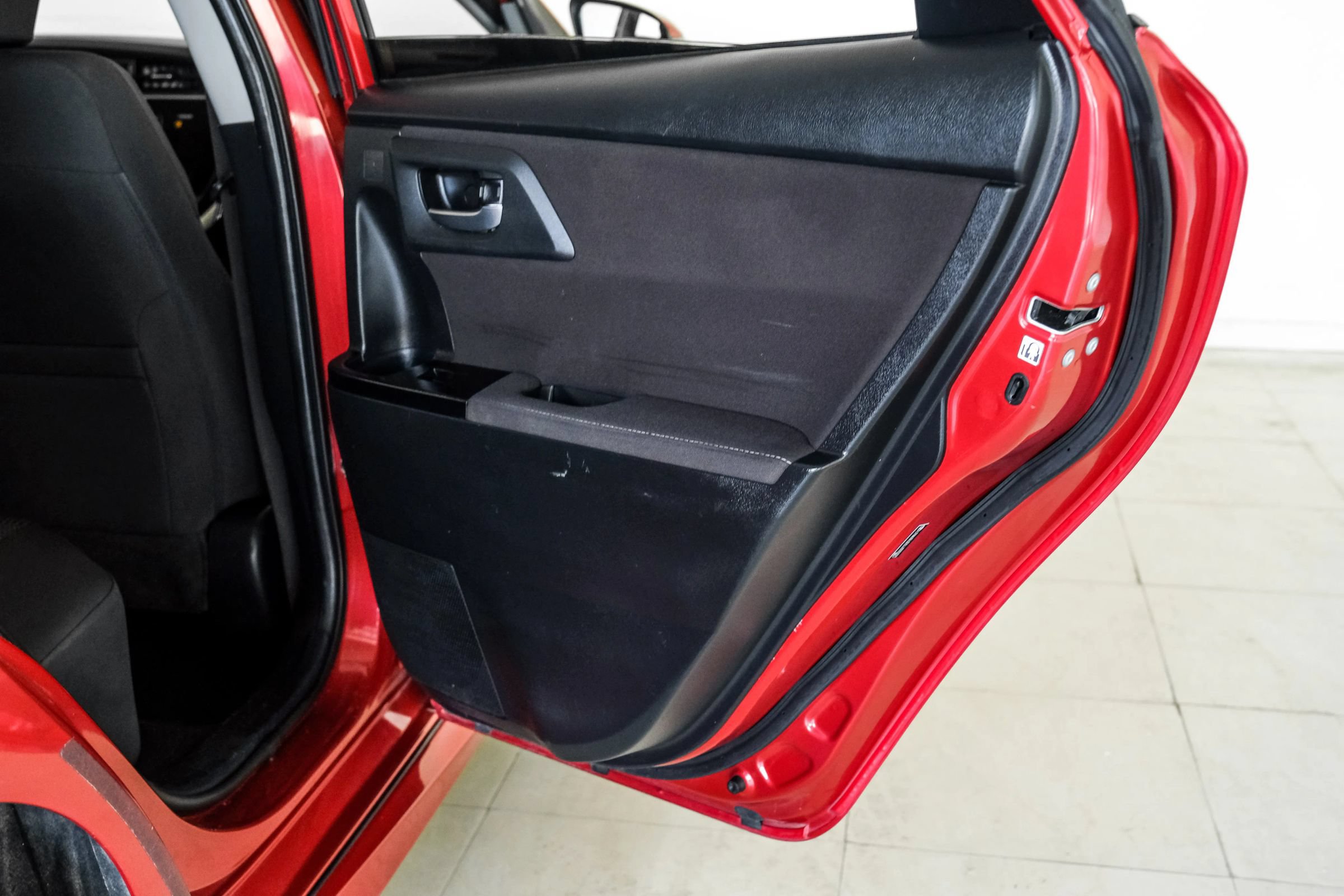 Used 2018 Toyota Corolla iM FWD image 41