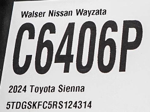 Used 2024 Toyota Sienna LE AWD/4WD image 31