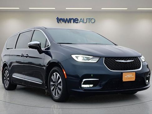 Certified 2023 Chrysler Pacifica Limited image 7