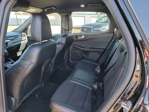 Used 2025 Ford Escape ST-Line image 7