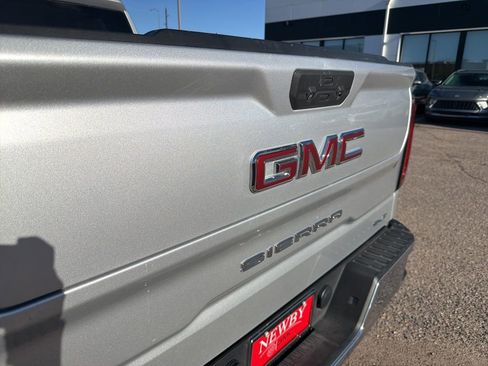 Used 2022 GMC Sierra 1500 SLT w/ X31 Off-Road Package image 16