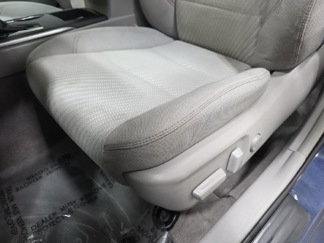 Used 2016 Toyota Camry LE FWD image 27
