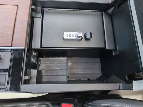 Used 2024 Toyota Sequoia Capstone AWD/4WD image 26