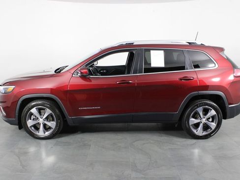 Used 2019 Jeep Cherokee Limited image 12
