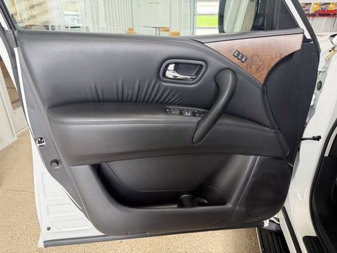 Used 2024 Nissan Armada SL w/ Captain's Chairs Package AWD/4WD image 22