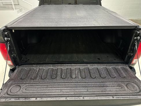 Used 2017 RAM 1500 Express w/ Black Ram 1500 Express Group image 7