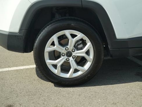Used 2025 Jeep Compass Latitude AWD/4WD image 47