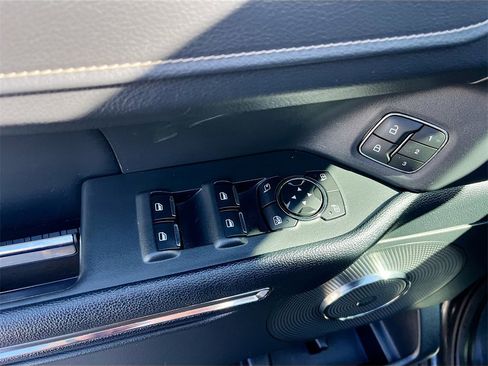 Used 2022 Ford Expedition Max XLT image 18