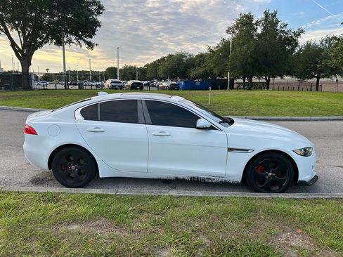 Used 2018 Jaguar XE RWD image 7