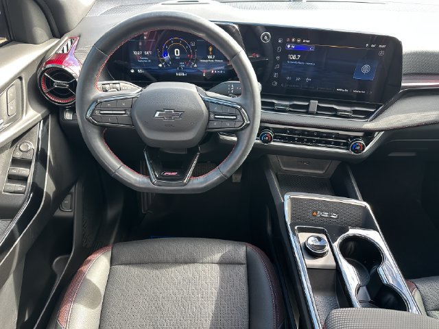 Used 2025 Chevrolet Equinox RS FWD image 18