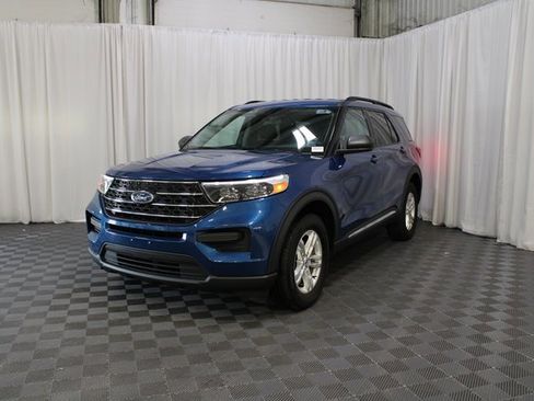 Used 2023 Ford Explorer XLT image 28